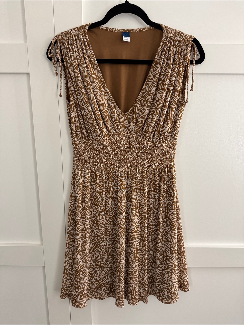 Old Navy Brown and White Printed V-Neck Smocked Waist Dress